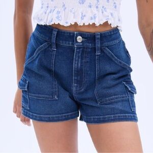 Hollister Ultra High Rise Mom Short 3” Dark Wash Cargo  Shorts size 13/12 w 31